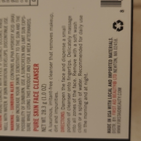 First Aid Beauty brand beauty set - Picture 6 of 8